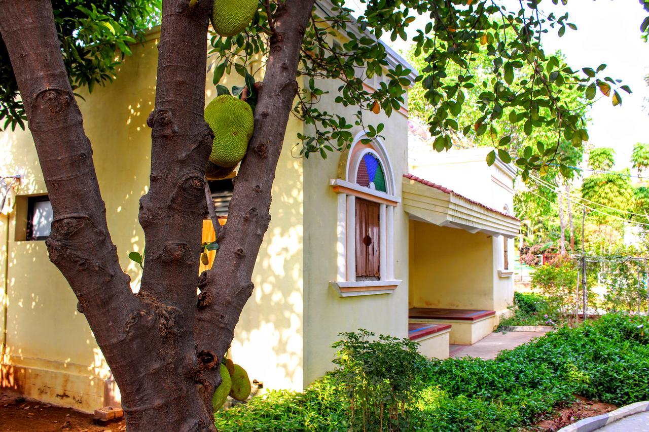 Pride Inn Resort Puttur  Exterior foto